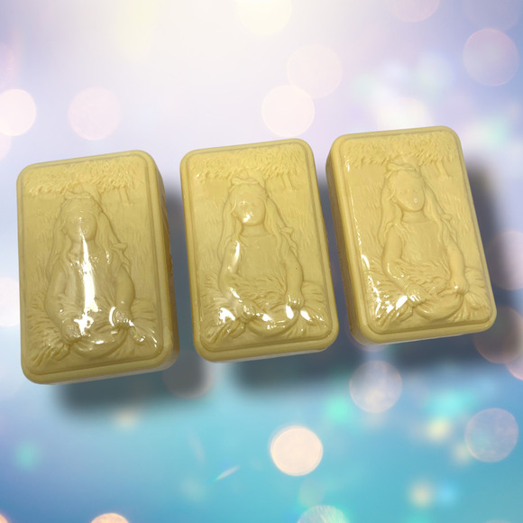 Vintage Lot 3 x New Parfums de Paris Decorative Figural Molded Bar Soaps Sealed - Picture 1 of 5